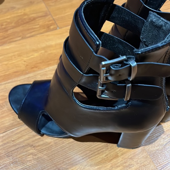 Ladies open toe shoes - Picture 5 of 10